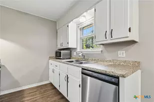 218 Bridle Dr, Copperas Cove, TX 76522 - Photo 10