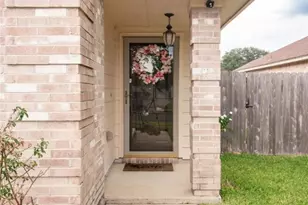 206 Yellowstone Dr, Victoria, TX 77904 - Photo 2