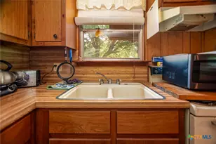 715 Haeber Ln, Tivoli, TX 77990 - Photo 18