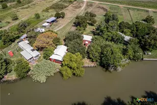 715 Haeber Ln, Tivoli, TX 77990 - Photo 2