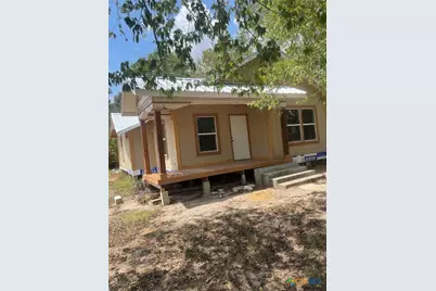 218 S Bright Street, Gonzales, TX 78629 - Photo 2