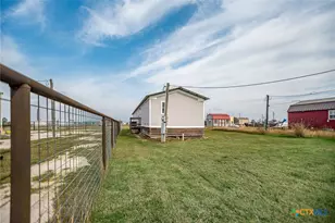 1003 W Toledo St, Seadrift, TX 77983 - Photo 6