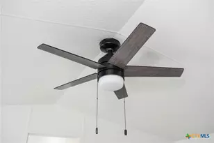 1003 W Toledo St, Seadrift, TX 77983 - Photo 32