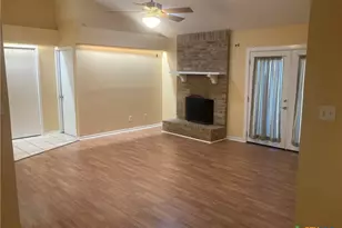 406 Rattan Dr, Victoria, TX 77901 - Photo 4