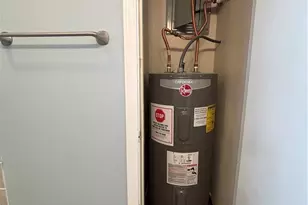 208 N Washington Blvd, Port O'Connor, TX 77982 - Photo 12