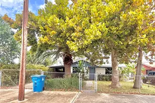 208 N Washington Blvd, Port O'Connor, TX 77982 - Photo 32