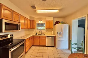 208 N Washington Blvd, Port O'Connor, TX 77982 - Photo 6