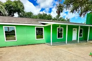 505 N 16th St, Port O'Connor, TX 77982 - Photo 1