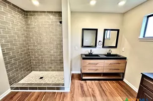 505 N 16th St, Port O'Connor, TX 77982 - Photo 10