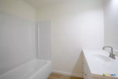 906 E Crestwood Drive, Victoria, TX 77901 - Photo 14