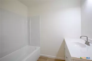 906 E Crestwood Dr, Victoria, TX 77901 - Photo 14