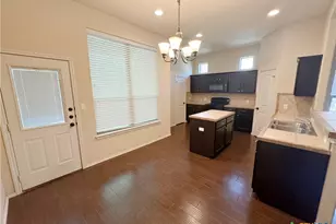 602 Creekside Cir, New Braunfels, TX 78130 - Photo 6