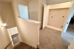 602 Creekside Cir, New Braunfels, TX 78130 - Photo 10