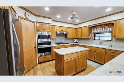 847 Oliver Road, Victoria, TX 77904 - Photo 16