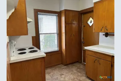 816 S Austin Street, Seguin, TX 78155 - Photo 14