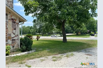 816 S Austin Street, Seguin, TX 78155 - Photo 18