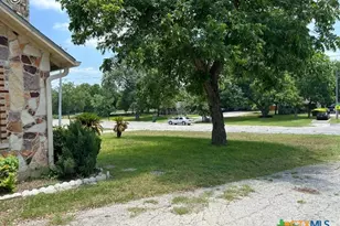 816 S Austin St, Seguin, TX 78155 - Photo 18