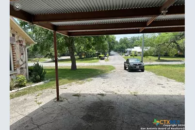 816 S Austin Street, Seguin, TX 78155 - Photo 16