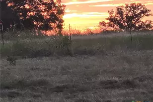 318 Grand Canyon Dr, Oglesby, TX 76561 - Photo 1