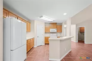 409 Newhaven St, Victoria, TX 77904 - Photo 8