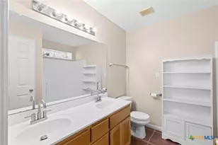 409 Newhaven St, Victoria, TX 77904 - Photo 4