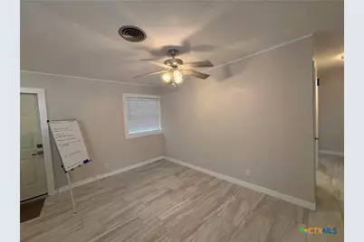 2502 E Poplar Avenue, Victoria, TX 77901 - Photo 4