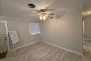 2502 E Poplar Ave, Victoria, TX 77901 - Photo 4