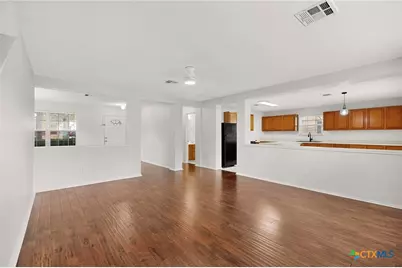 109 Comal Cove, Elgin, TX 78621 - Photo 22