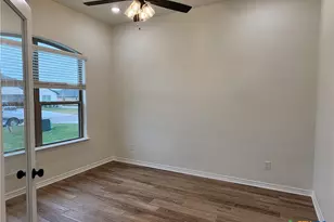 718 Eagle Claw Dr, Salado, TX 76571 - Photo 4