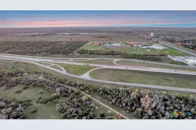 11304 NW Zac Lentz Parkway, Victoria, TX 77904 - Photo 6