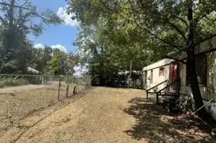 1503 Eilenstein St, Palestine, TX 75801 - Photo 2