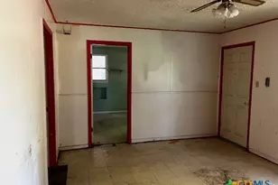 228 N Carroll Dr, Gatesville, TX 76528 - Photo 10