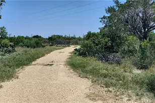 1860 Rocky Ridge Rd, Uvalde, TX 78801 - Photo 10