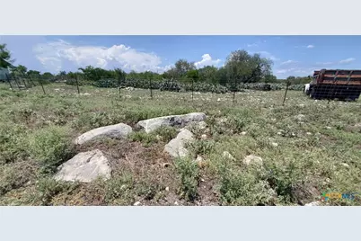 1860 Rocky Ridge Road, Uvalde, TX 78801 - Photo 20