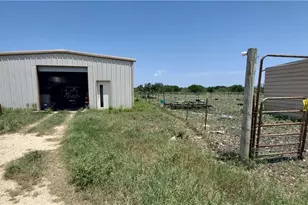 1860 Rocky Ridge Rd, Uvalde, TX 78801 - Photo 6