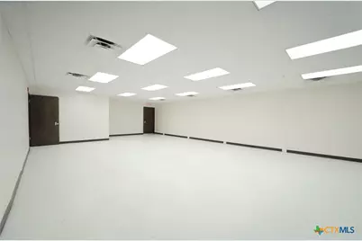 402 E Guadalupe Street, Victoria, TX 77901 - Photo 14