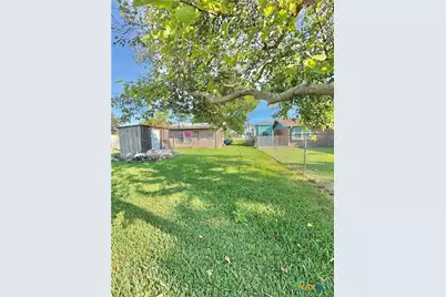 103 E Jefferson Avenue, Port O'Connor, TX 77982 - Photo 10