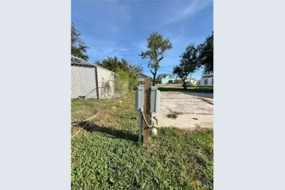 103 E Jefferson Avenue, Port O'Connor, TX 77982 - Photo 2