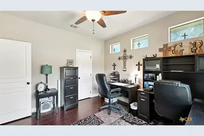 121 Carrizo Ridge, Floresville, TX 78114 - Photo 32