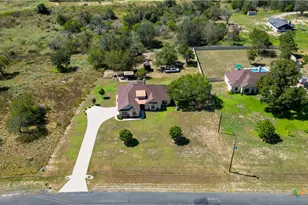 121 Carrizo Rdg, Floresville, TX 78114 - Photo 10