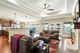 121 Carrizo Rdg, Floresville, TX 78114 - Photo 14