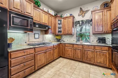 2581 Otter Way, New Braunfels, TX 78132 - Photo 8