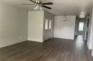 547 Lost Trail Dr, Copperas Cove, TX 76522 - Photo 2