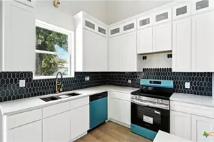 265 School Ave, New Braunfels, TX 78130 - Photo 1