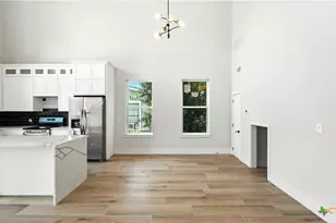 265 School Ave, New Braunfels, TX 78130 - Photo 4