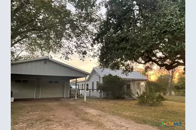 222 York Street, Yorktown, TX 78164 - Photo 4