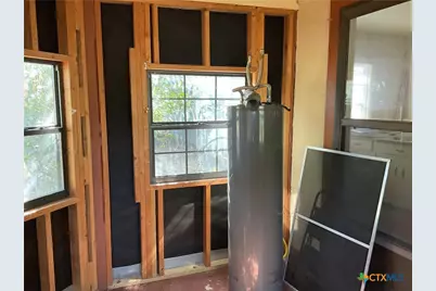 222 York Street, Yorktown, TX 78164 - Photo 24