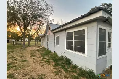 222 York Street, Yorktown, TX 78164 - Photo 8