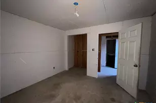 222 York St, Yorktown, TX 78164 - Photo 16