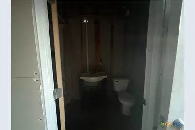 222 York Street, Yorktown, TX 78164 - Photo 10